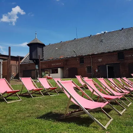 W Parku I Folwarku Przy Palacu Lawica *