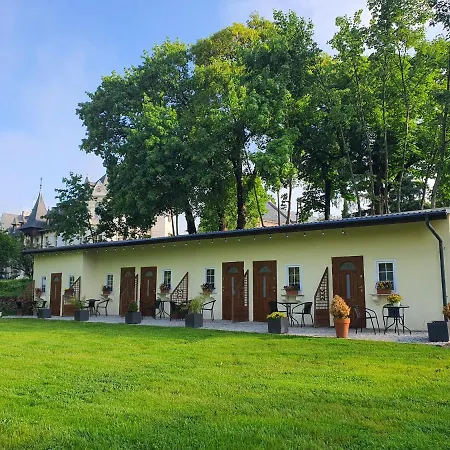 W Parku I Folwarku Przy Palacu Lawica Campingplads