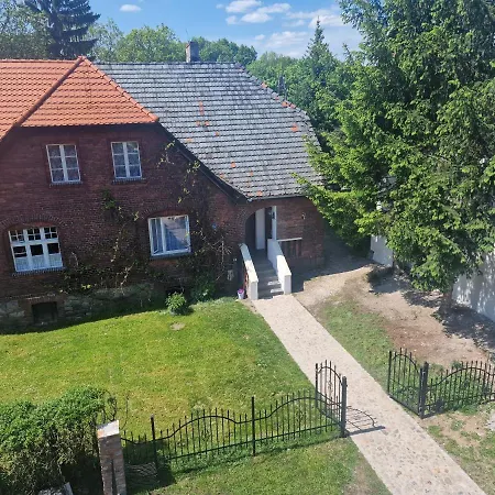 Campsite W Parku I Folwarku Przy Palacu Lawica *