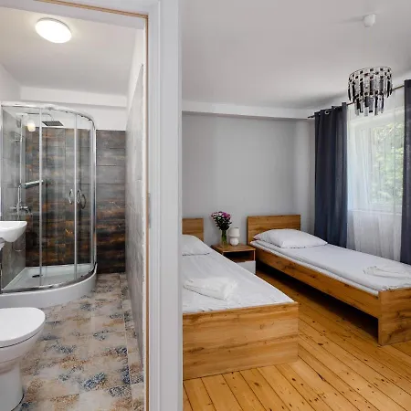 W Parku I Folwarku Przy Palacu Lawica Campingplads *